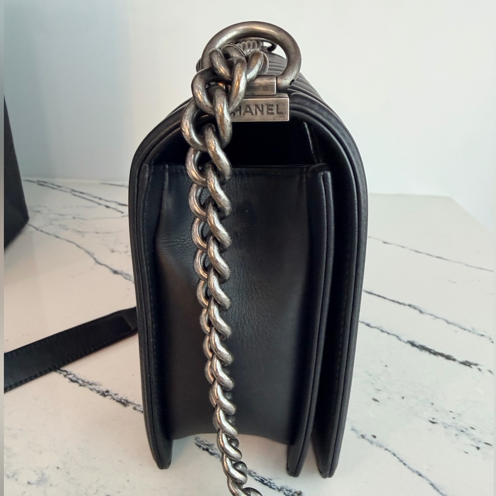 Chanel Black Chevron Medium Boy Bag Silver Hardware Like New - Picture 6 of 13